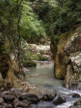 Recorrido entre monta&ntilde;as y rios en Panama