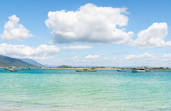 Paisaje costero de Isla do Campeche, estado de Santa Catarina, Brasil