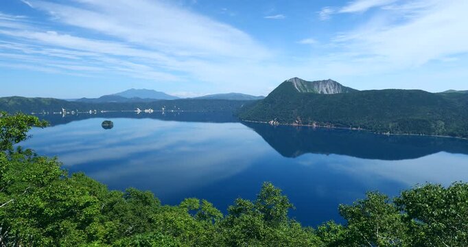 第一展望台から摩周湖と摩周岳