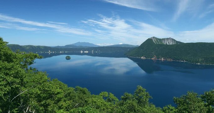 第一展望台から摩周湖と摩周岳