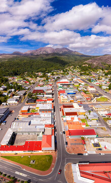 D Tas Queenstown square to sky short vert pan