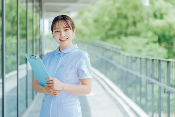 Fototapeta premium 若い女性看護師