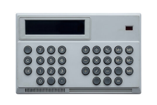 Calculadora de escritorio gris con pantalla digital y botones redondos oscuros aislada sobre un fondo blanco puro, ideal para conceptos de negocios, finanzas y contabilidad.