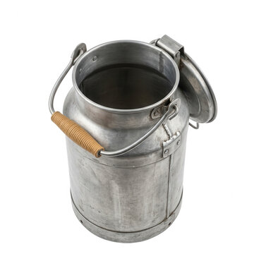Un bidon &agrave; lait vintage en m&eacute;tal galvanis&eacute; avec couvercle ouvert et poign&eacute;e en bois, isol&eacute; sur un fond blanc pur, id&eacute;al pour la d&eacute;coration rustique ou le design de ferme traditionnelle.