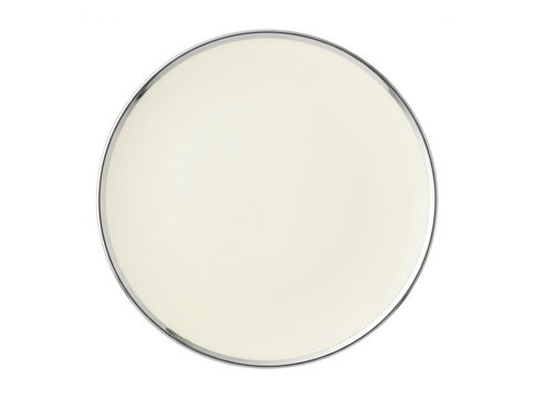 Ein leerer, wei&szlig;er Porzellanteller mit einem schlichten, silbernen Rand, isoliert auf einem rein wei&szlig;en Hintergrund, ideal f&uuml;r kulinarische Pr&auml;sentationen und Food-Design.