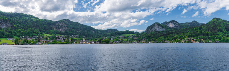 Fototapeta premium Scenic view of Wolfgangsee lake and alpine mountains in Salzburg, Austria