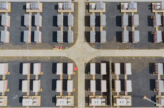 Large-scale energy storage power stations; clean and low-carbon energy.