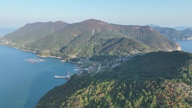 여수 안도 섬 안도대교 해수욕장 해변 모래사장 바다 남해 남해바다 항구 어항 방파제 선착장 마을 어촌마을 산 전경 풍경 자연 해안 해안가 수평선 연륙교 다리 교량 백사장 파도 바닷물 해수 해양 해양경관 지역경관 관광지 명소 휴양지 바닷가 어촌 정박 선박 포구