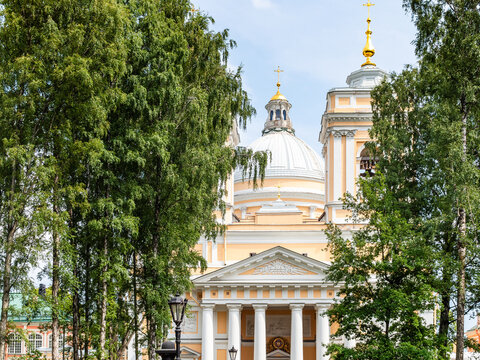 building of Holy Trinity Cathedral of Nevsky Lavra