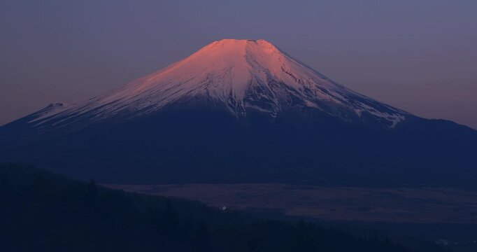 二十曲峠展望テラスから朝焼けの富士山