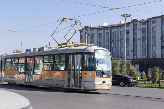 サマルカンドの電車路面