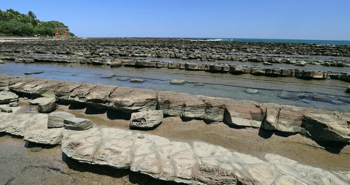 青島と鬼の洗濯岩