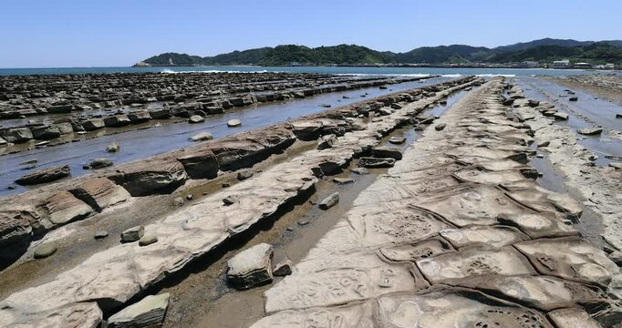 青島と鬼の洗濯岩