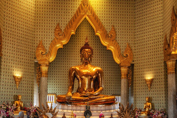 Golden Buddha Statue at Wat Traimit in Bangkok © atosan