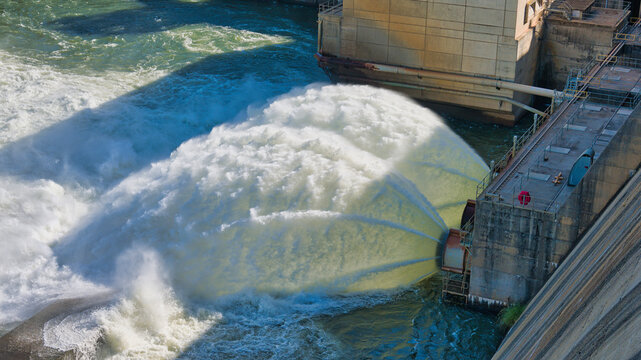 High pressure water release at Hume Dam