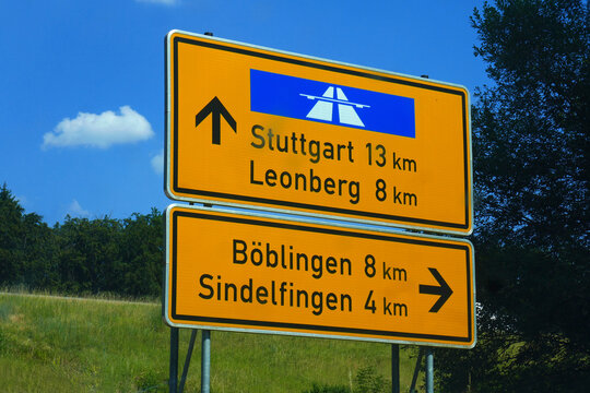 advance directional sign towards Stuttgart Leonberg B&ouml;blingen Sindelfingen