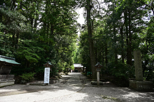 雄山神社岩峅前立社壇