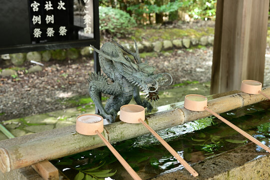 雄山神社岩峅前立社壇