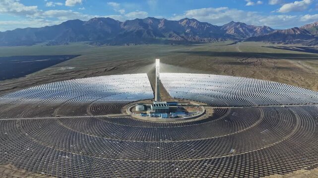Molten salt tower solar thermal power plant, new energy, super mirror power plant, prism tower