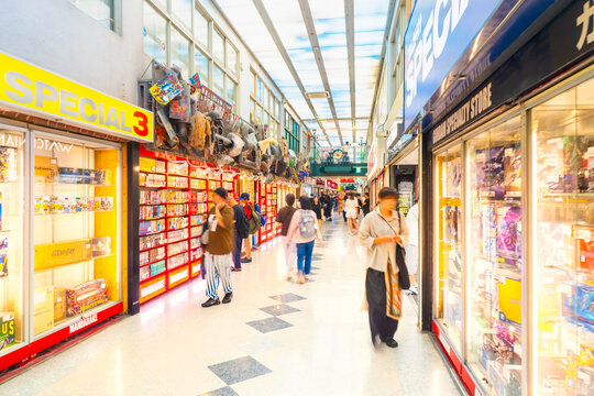 東京 中野ブロードウェイ商店街・まんだらけ