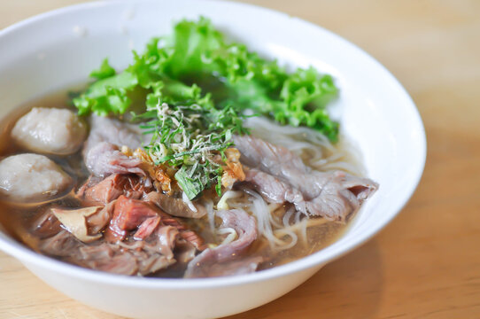 beef noodles or noodles, Chinese noodles