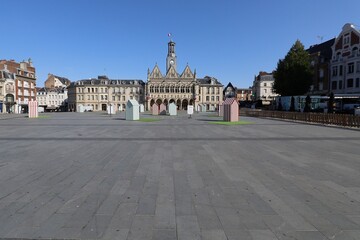 Obraz premium Place de l'hôtel de ville, ville de Saint Quentin, département de l'Aisne, France
