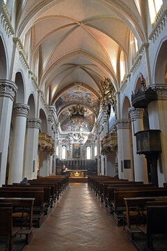 interior of the basilica of Sant'Antonino, patron saint of the city. The church, an example of Romanesque architecture and characterized by a large octagonal bell tower Piacenza Italy