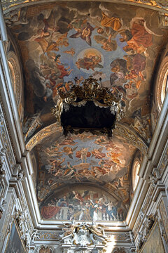 interior of the basilica of Sant'Antonino, patron saint of the city. The church, an example of Romanesque architecture and characterized by a large octagonal bell tower Piacenza Italy