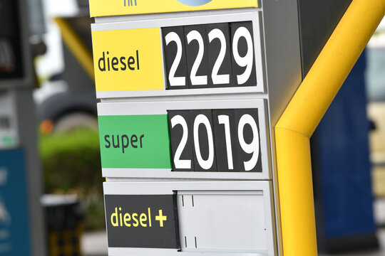 Service station. Fuel prices are rising.
The war in the Middle East is driving up fuel prices.