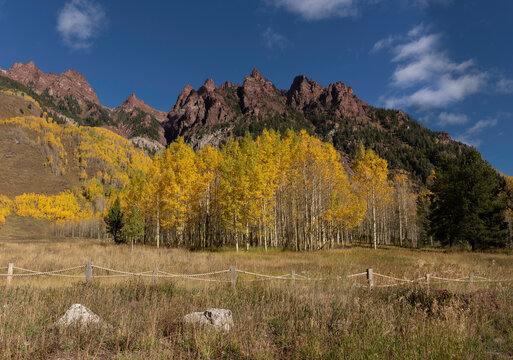 Jagged Peaks at Maroon Bells Scenic Loop