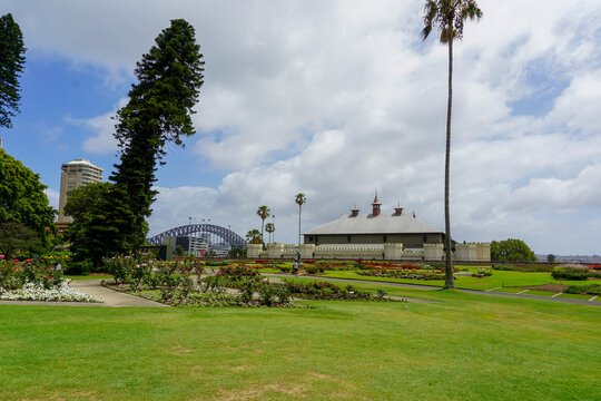 Royal Botanic Garden Sydney with iconic Harbour Bridge