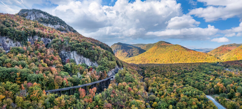 Autumn colors on Frankenstein Cliff in the Crawford Notch State Park - New Hampshire	