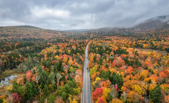 Autumn colors on the Kancamagus Highway - New England	