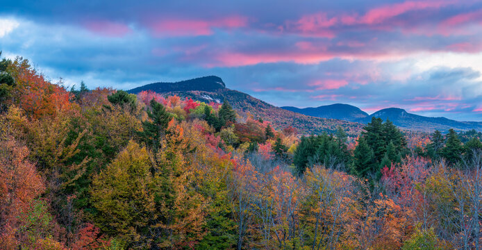 Autumn sunrise at the Sugar Hill Overlook on the Kancamagus Highway scenic drive - New Hampshire