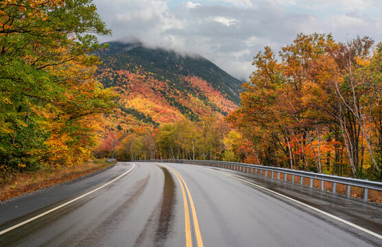 Crawford Notch Road with autumn colors - scenic drive in New Hampshire