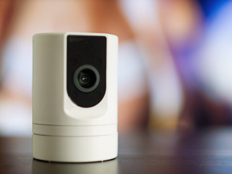 Smart Home Security Camera with Enhanced Features