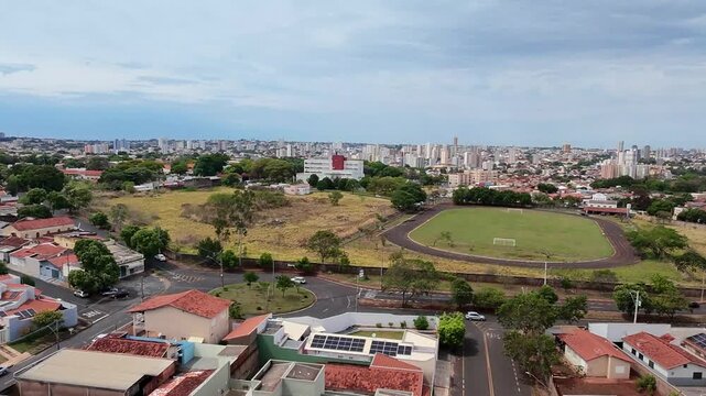 Vista a&eacute;rea dos Bairros Tancredo Neves e Jardim Esp&iacute;rito Santo em Uberaba, Minas Gerais