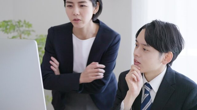 ビジネスで部下の教育をする上司