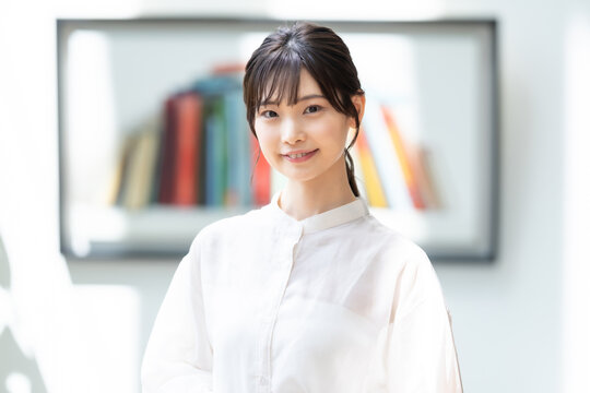 女性