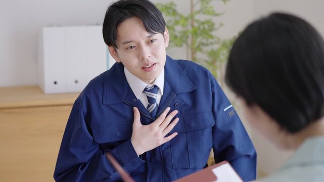 体調不良を伝える作業員