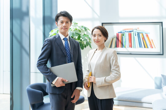 ビジネス　男性　女性