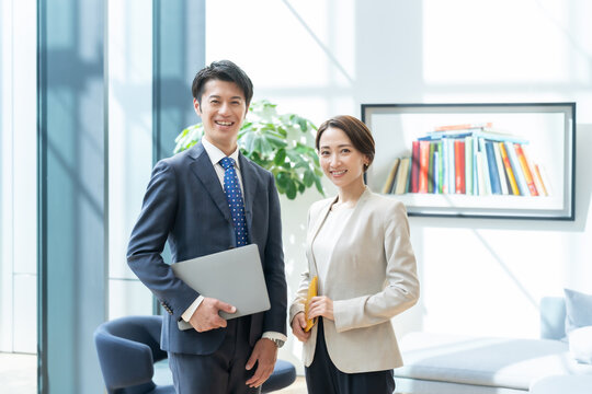 ビジネス　男性　女性