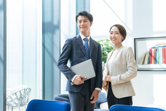 ビジネス　男性　女性