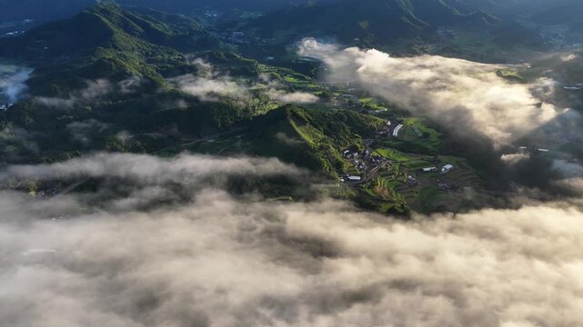 高千穂・国見ヶ丘に広がる雲海の絶景 空撮