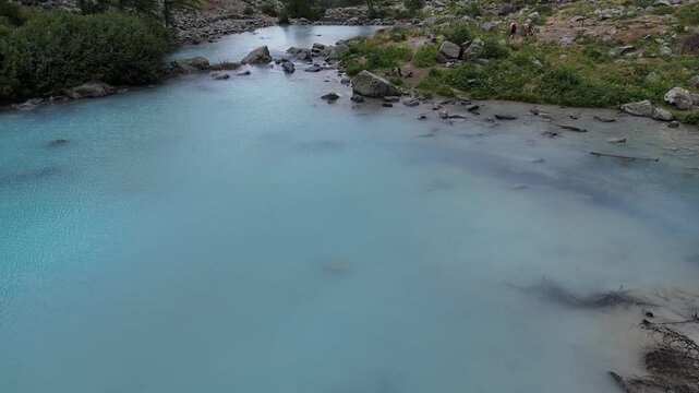 Le lac de la Douche &agrave; Le Mon&ecirc;tier-les-Bains