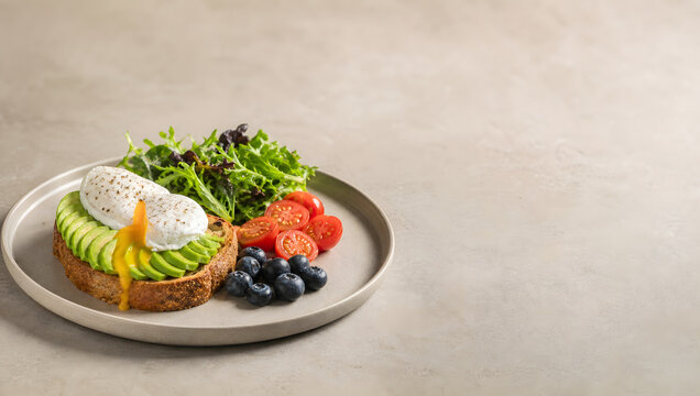 Fresh Salad with Colorful Fresh Vegetables and Poached egg on a Plate, Healthy Balanced Meal with Vibrant Ingredients for a Delicious Nutritious Diet