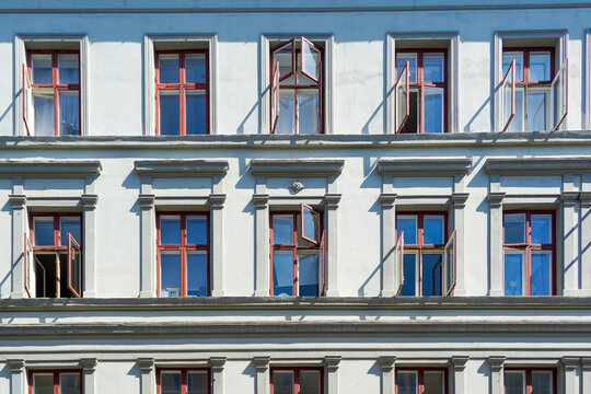 Oslo building facade showing windows pattern and variation