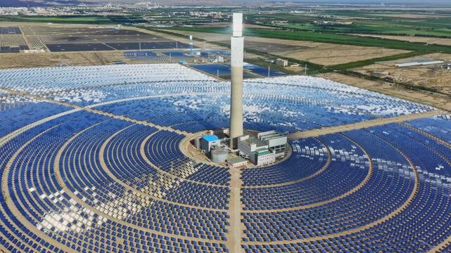 Molten salt tower solar thermal power plant, new energy, super mirror power plant, prism tower