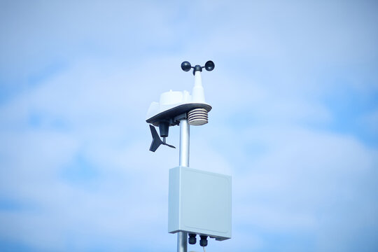 Automatic weather station with an anemometer and environmental sensors