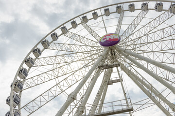 Obraz premium CNE Superwheel or traveling Ferris wheel, midway, Exhibition Place, Toronto (22 August 2026)